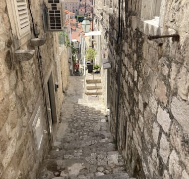 Dubrovnikin kapeat kujat