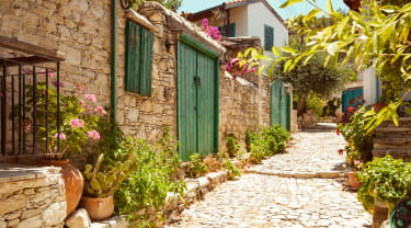 Kylän katunäkymä Kyproksella