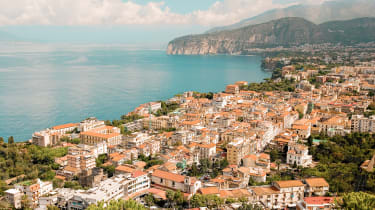 Sorrento Amalfin rannikolla