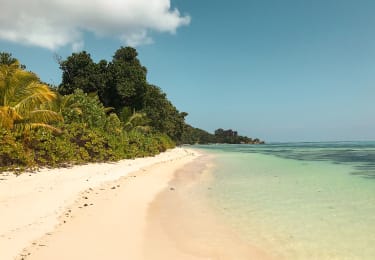 Hieno hiekkaranta Seychelleilla - Yksi Tjäreborgin lomakohteista