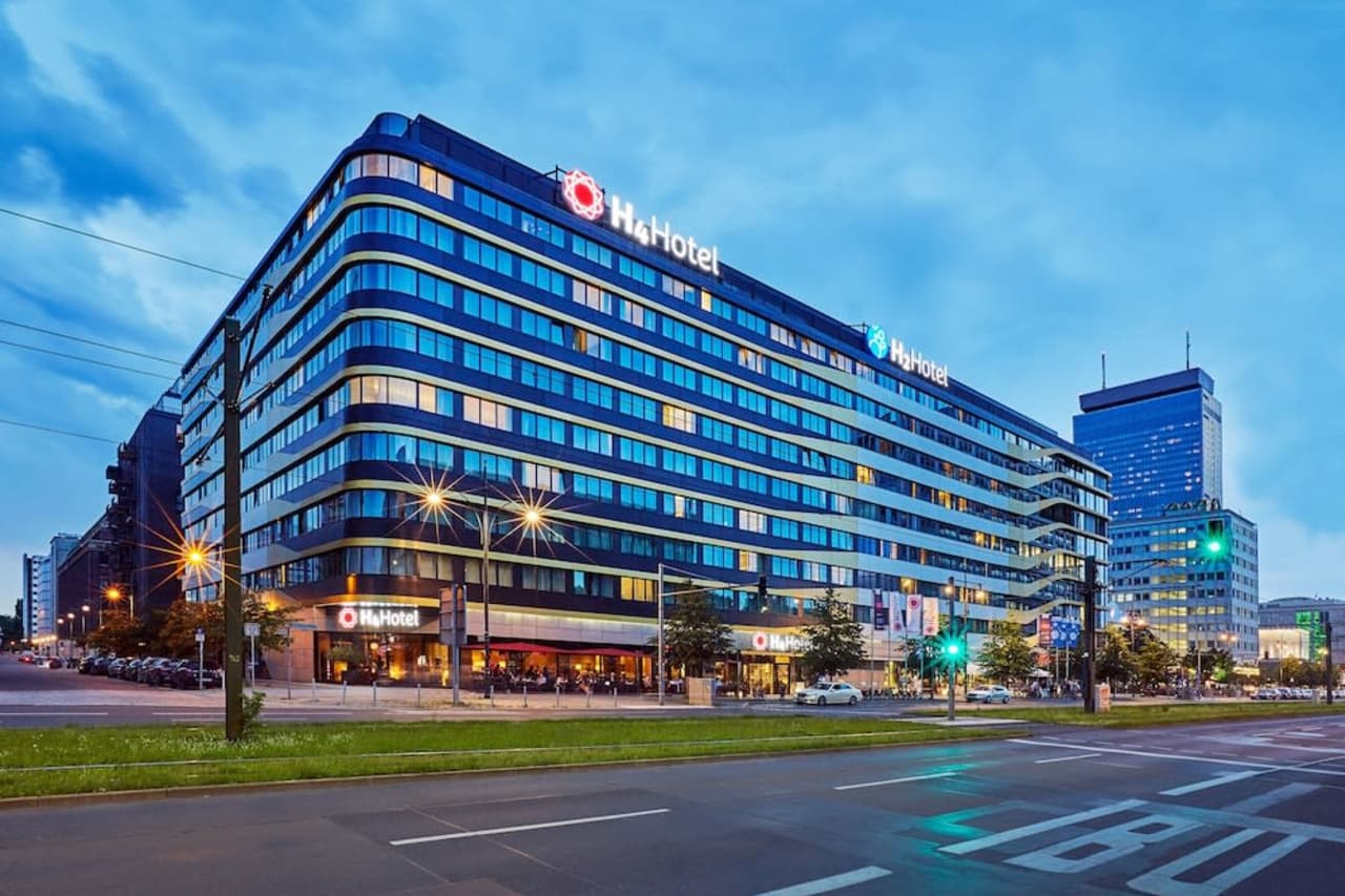 Hotellikuva H4 Hotel Berlin Alexanderplatz - numero 1 / 43
