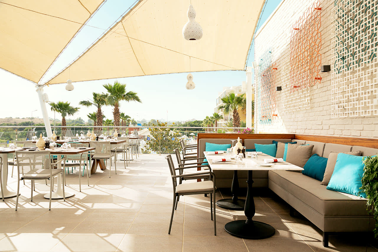 Fino Restaurant & Grill -ravintola kattoterassilla