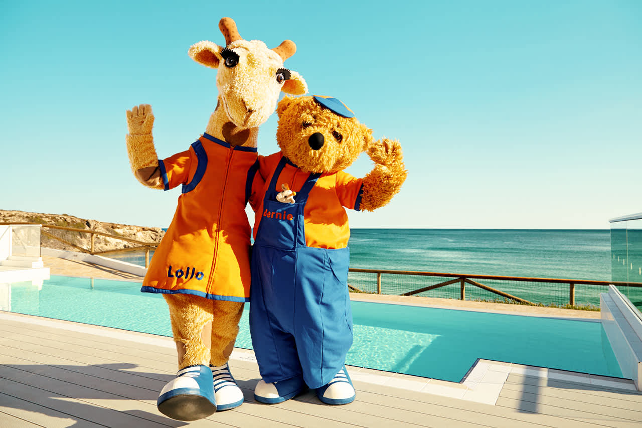 Tule aurinkoiseen Kreikkaan nauttimaan olostasi. Lollo & Bernie odottavat sinua.