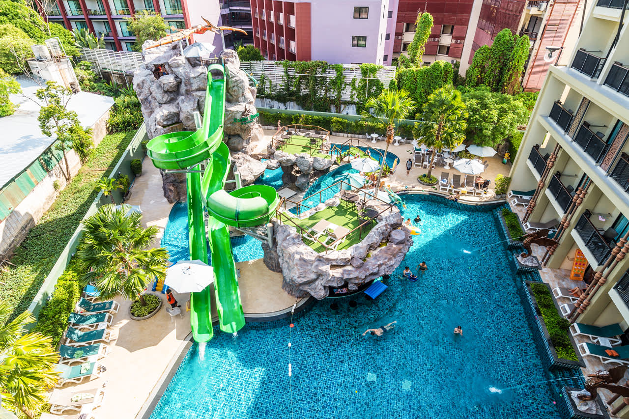 Fantasy Pool - uudempi hotelliosa