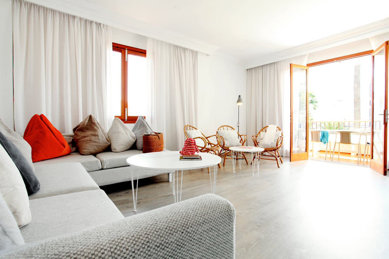 Villa Isabelin puolella huoneistot ovat valoisat, ilmavat ja modernisti sisustetut.