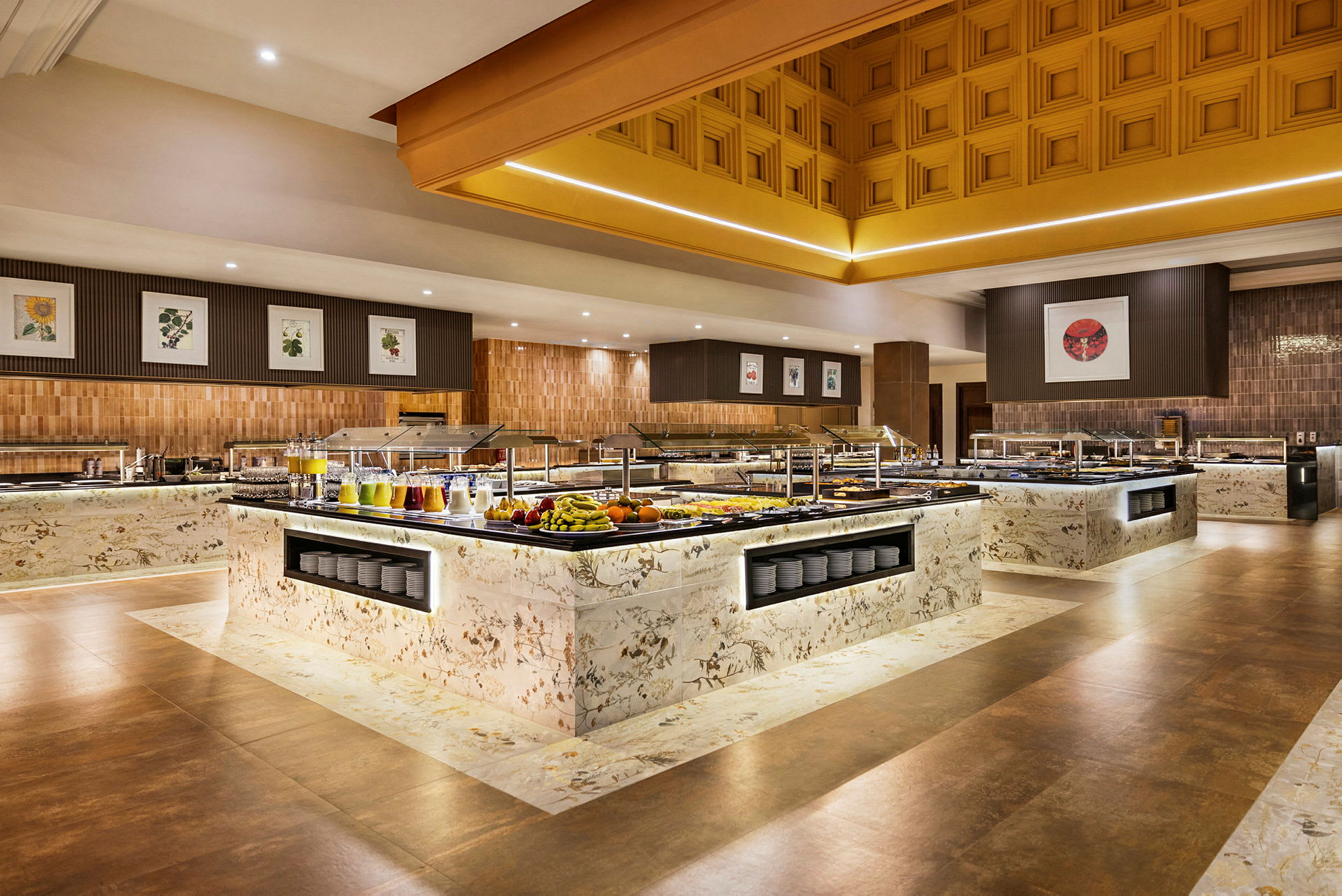 Buffet-alue, jossa ruokaa ja juomaa marmoripöydillä. (Tekoälyn luoma teksti)
