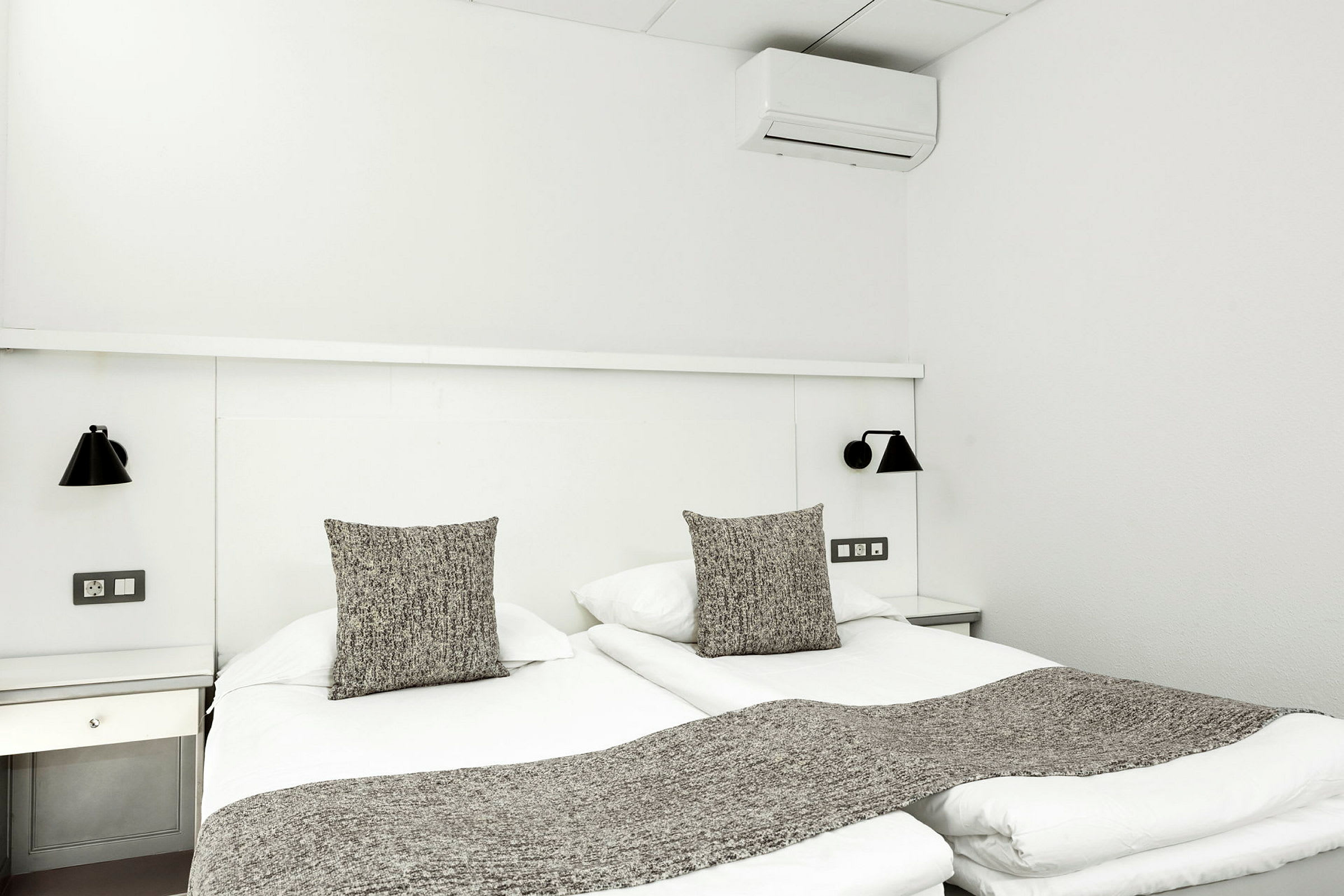 Premium-kaksio maan tason alapuolella, terassi / Premium-kaksio, rajoitettu merinäköala / Premium-kaksio, merinäköala / Premium-kaksio, ylemmissä kerroksissa, merinäköala