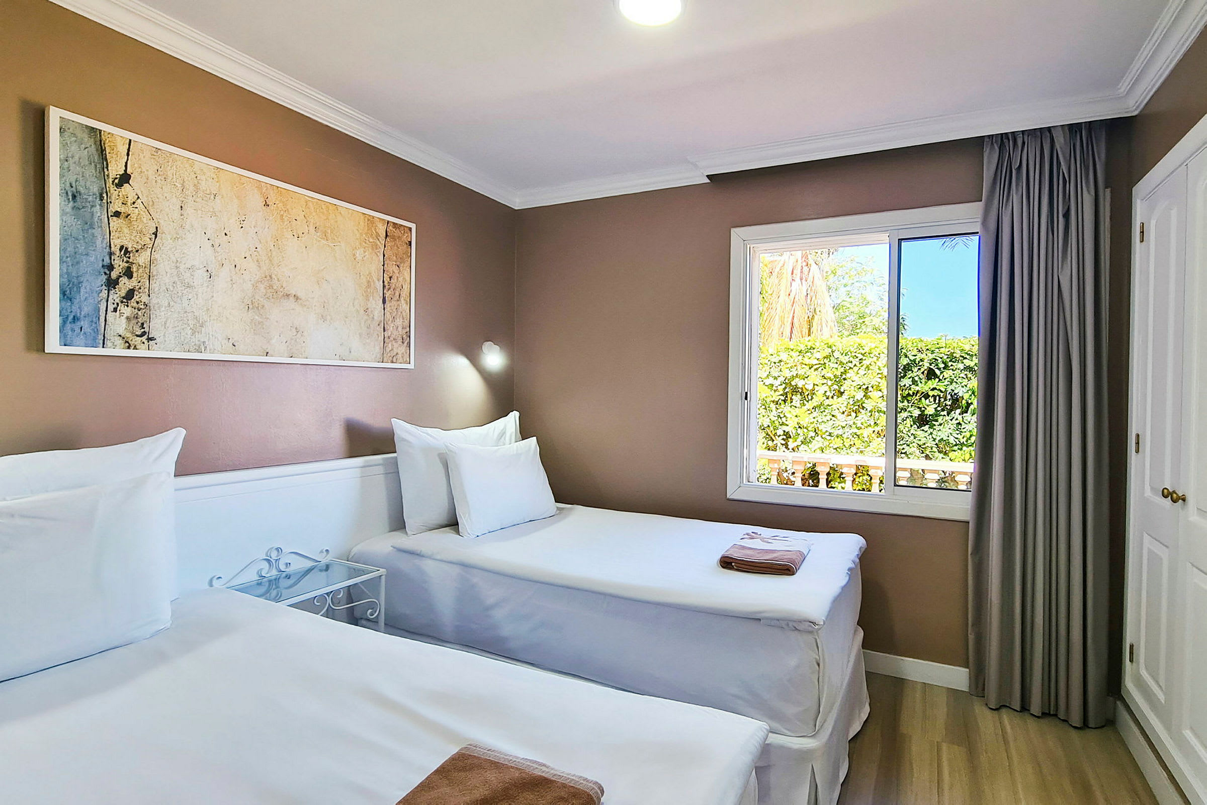 Kolmio bungalowissa, 3 normaalia vuodetta