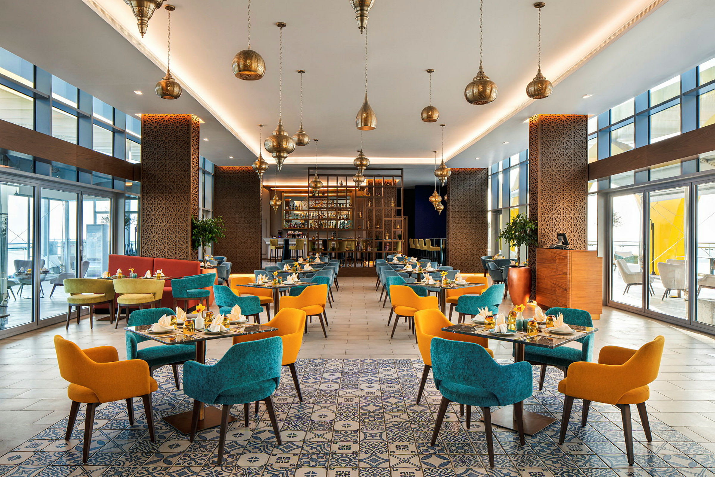 Yhdistetty buffet- ja à la carte -ravintola