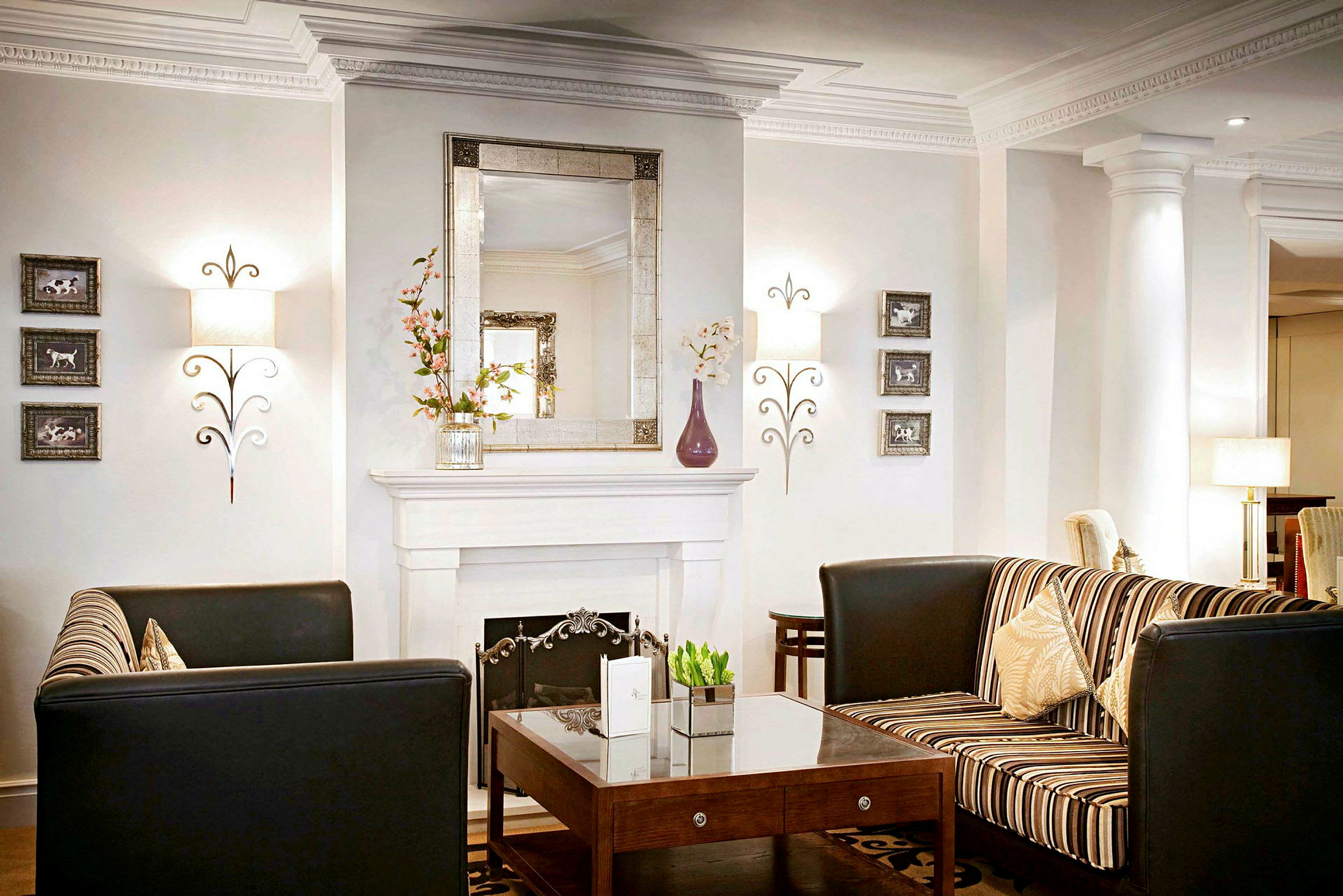 Lounge, jossa Afternoon Tea
