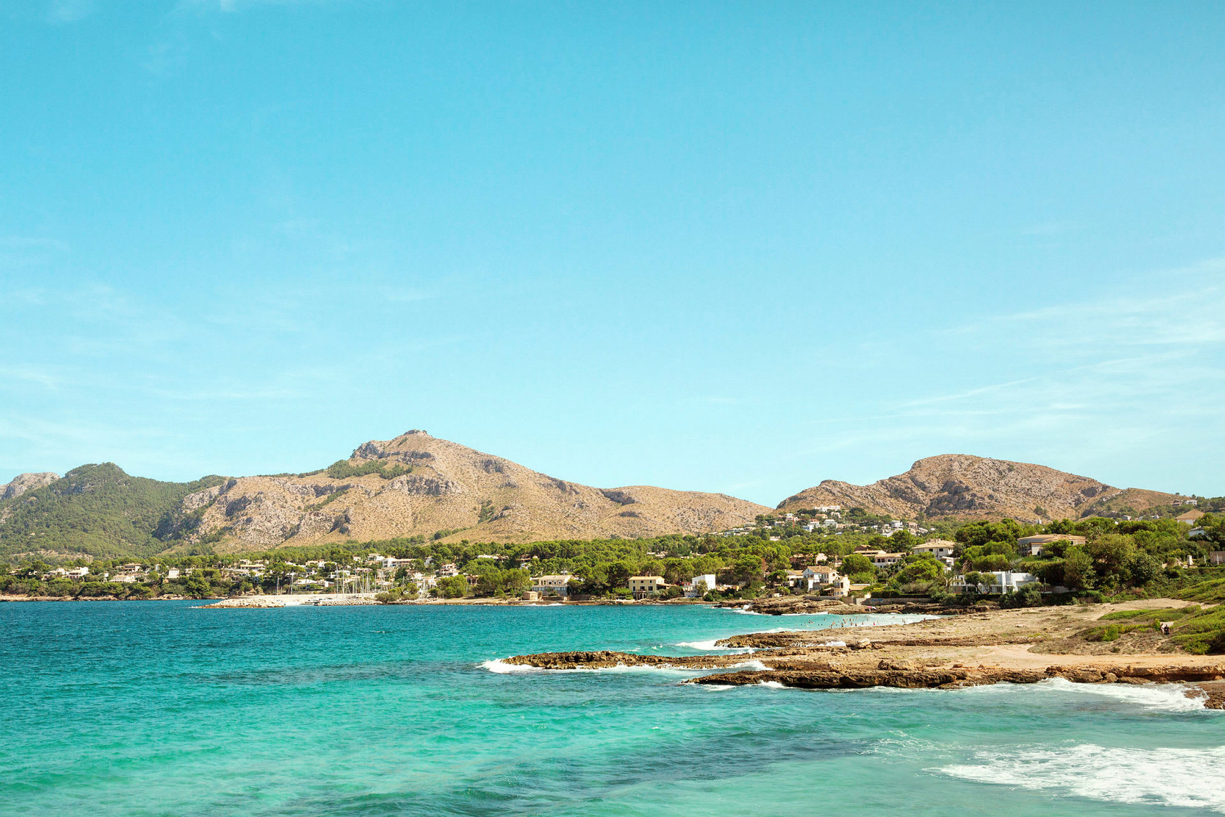 Playa de Sa Font de Sant Joan, noin 15 minuutin kävelymatkan päässä Sunprime Pollensa Bay -hotellista
