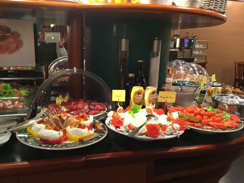 Buffetaamiainen