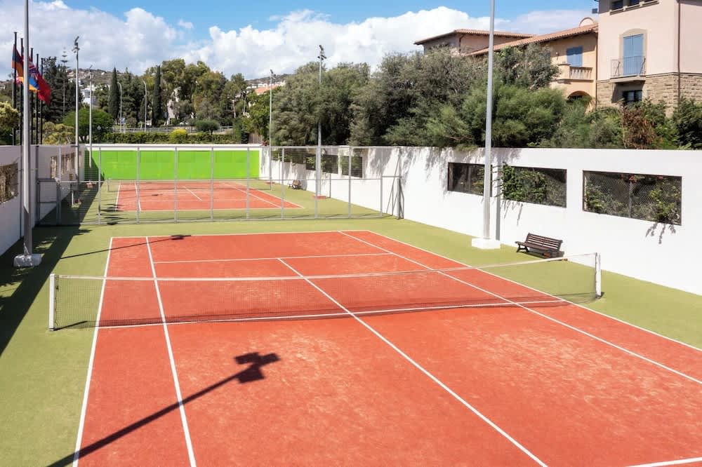 Tenniskenttä