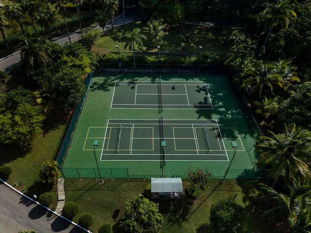Tenniskenttä