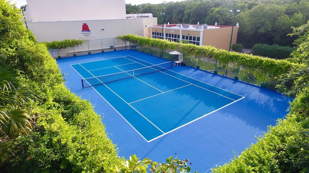 Tenniskenttä