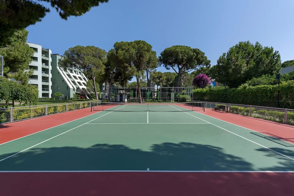 Tenniskenttä