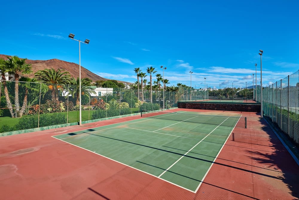 Tenniskenttä