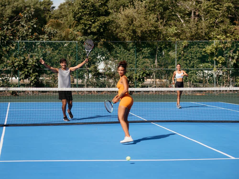 Tenniskenttä