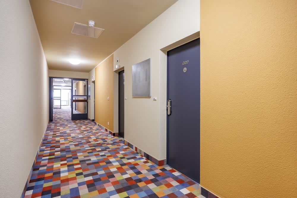 Kaiteet käytävillä