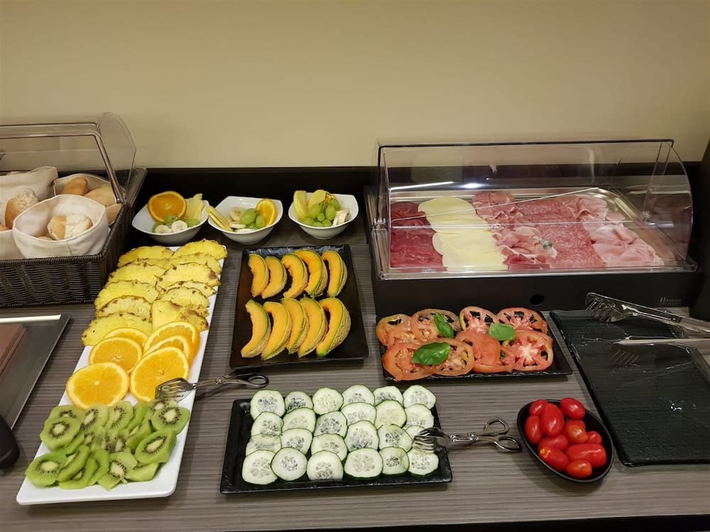 Buffetaamiainen