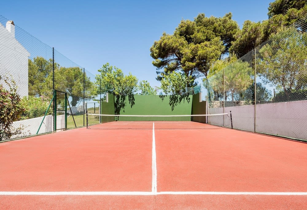 Tenniskenttä