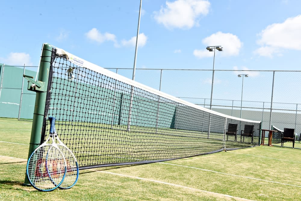 Tenniskenttä