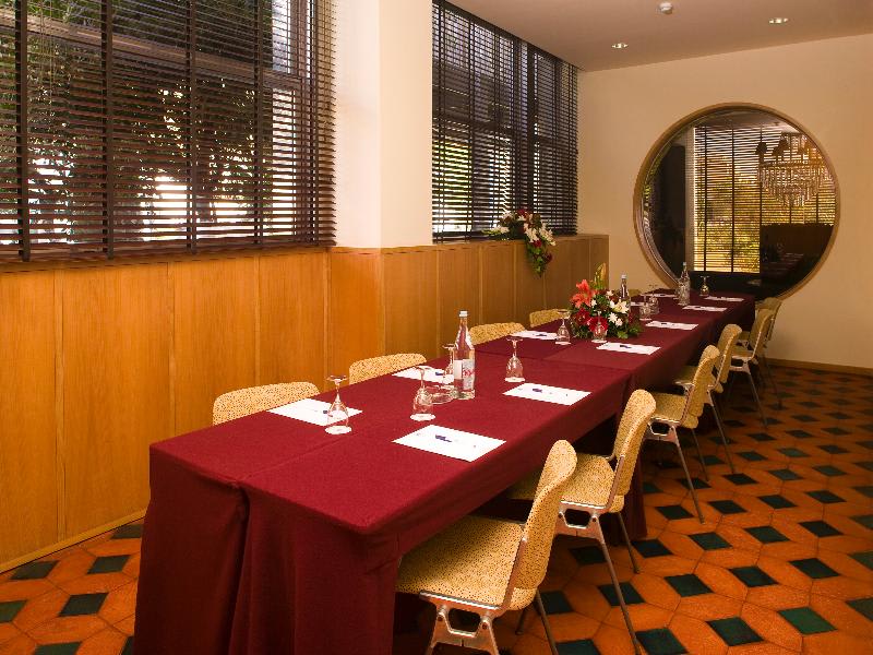Konferenssit