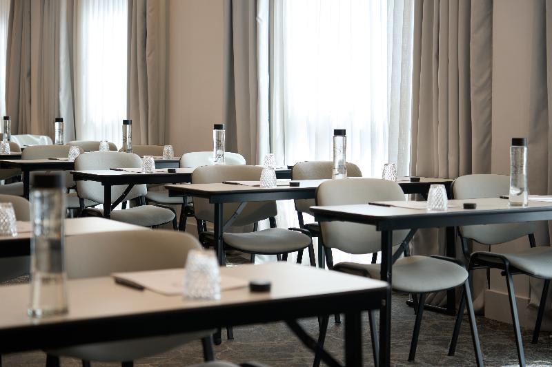 Konferenssit
