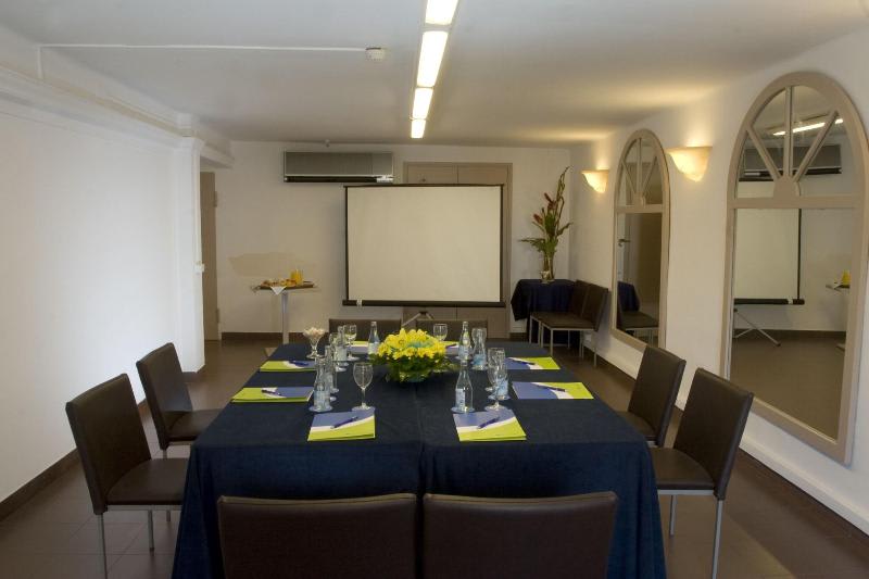 Konferenssit