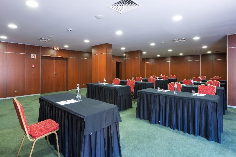 Konferenssit