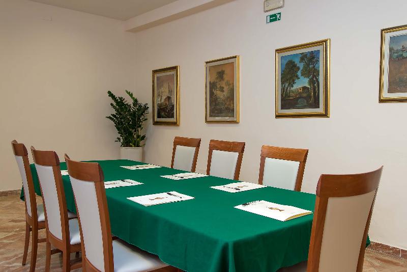 Konferenssit