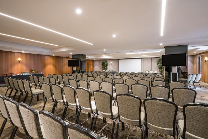 Konferenssit