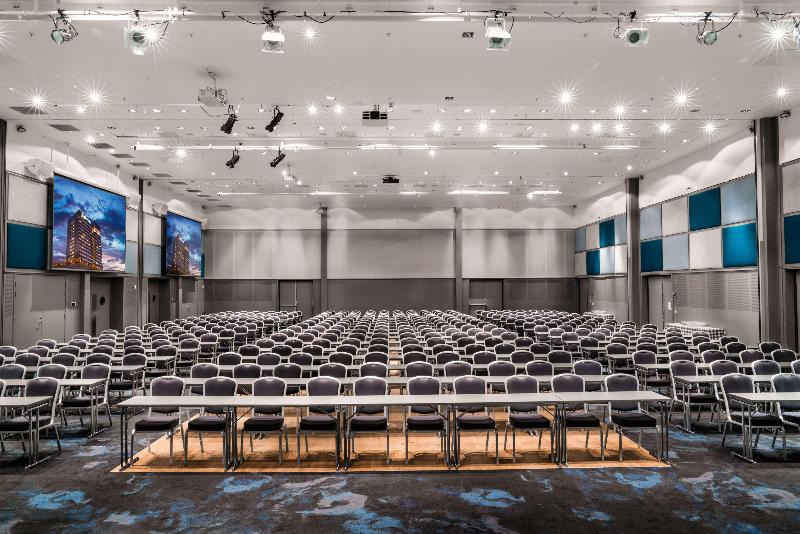 Konferenssit