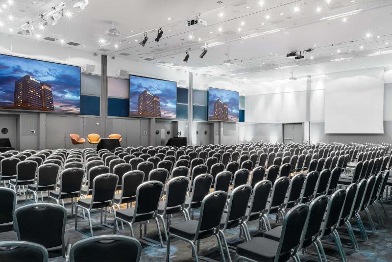 Konferenssit