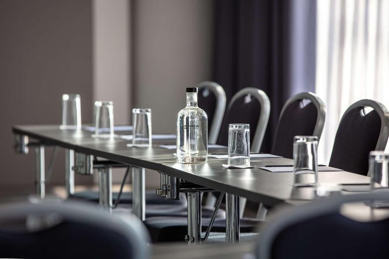 Konferenssit