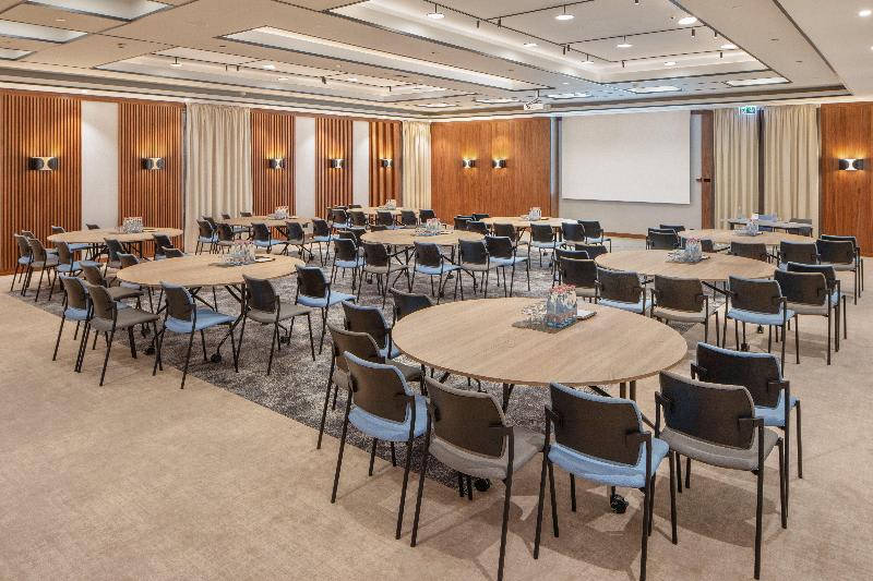 Konferenssit
