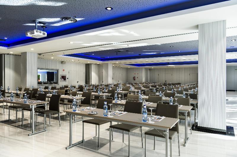 Konferenssit