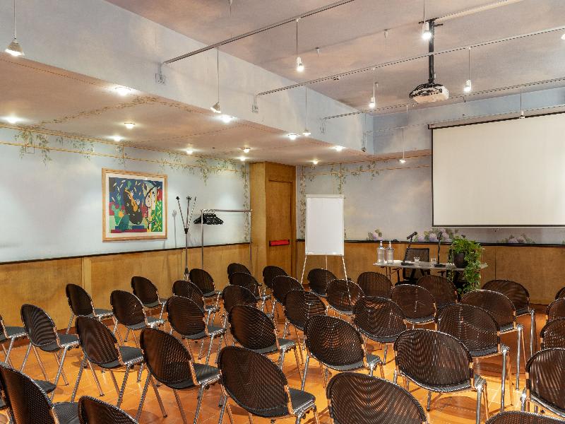 Konferenssit