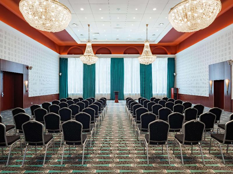 Konferenssit