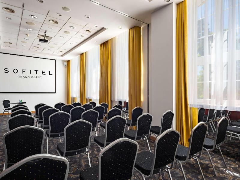Konferenssit