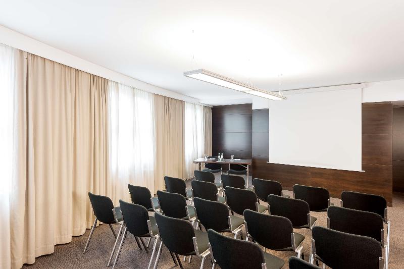 Konferenssit
