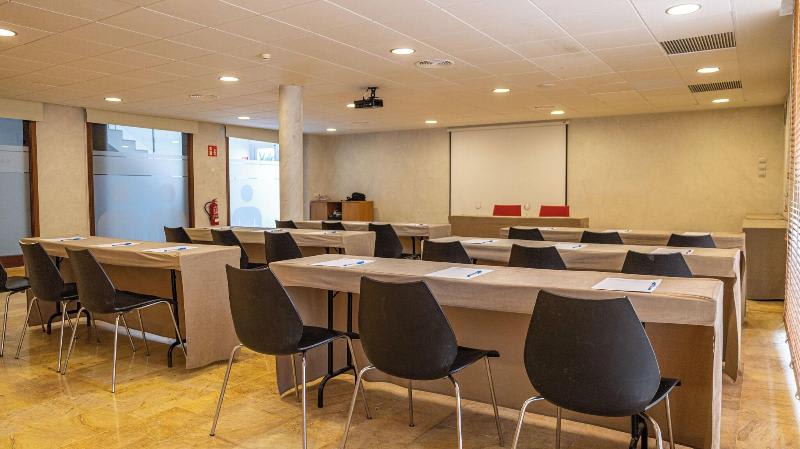 Konferenssit