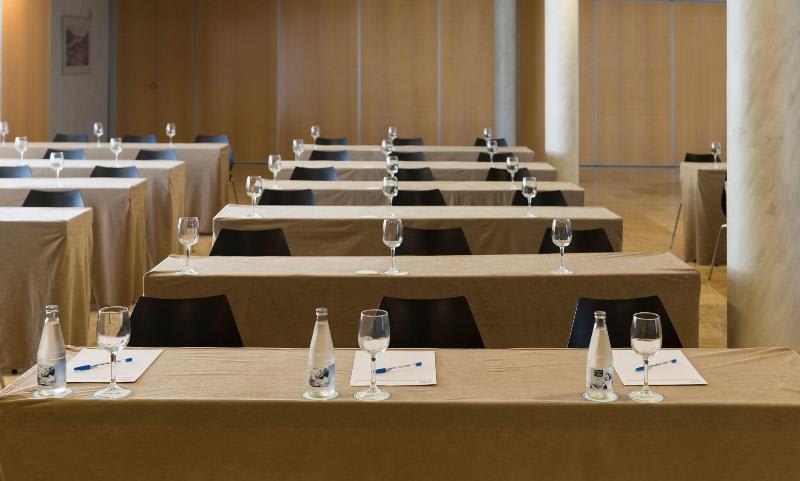 Konferenssit