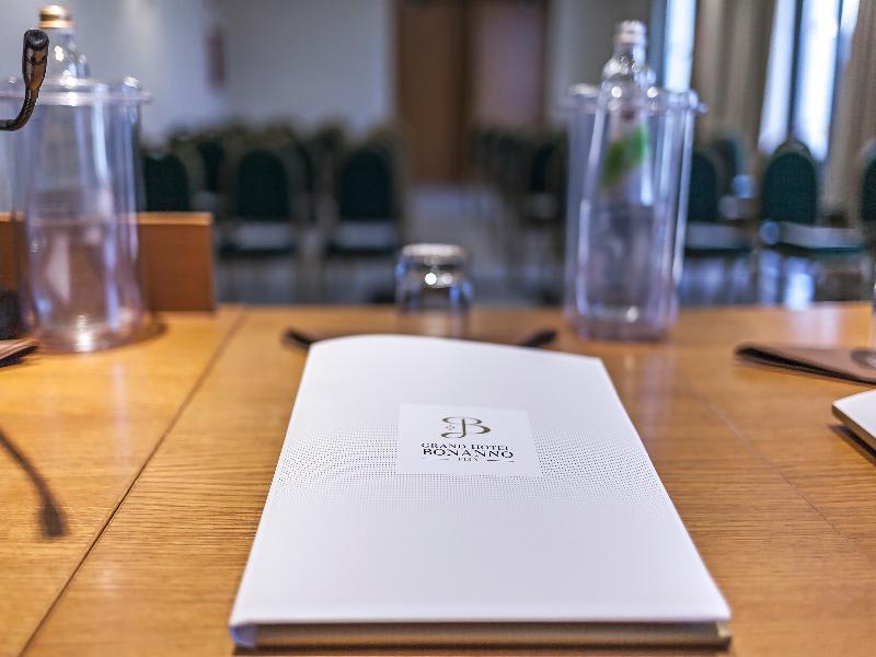 Konferenssit