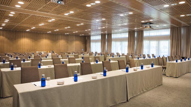 Konferenssit