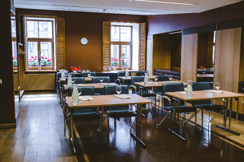 Konferenssit