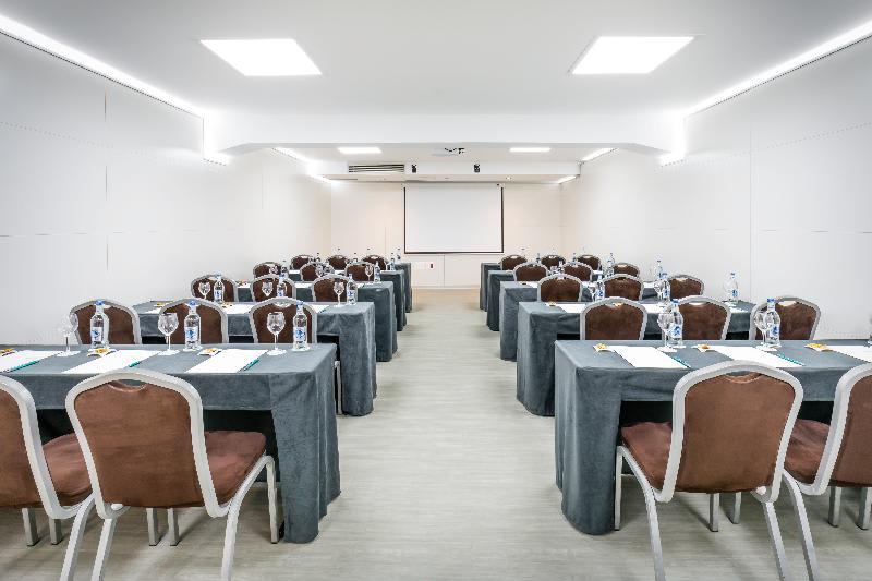 Konferenssit