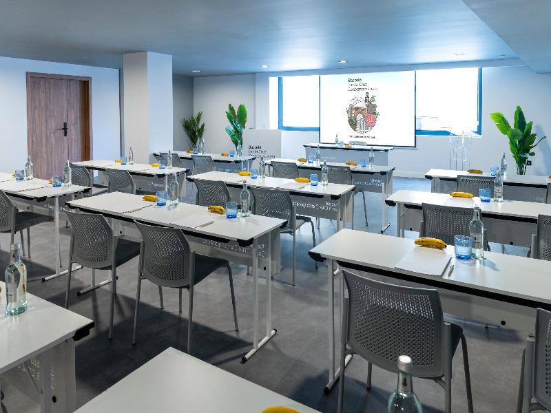 Konferenssit