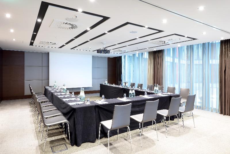 Konferenssit