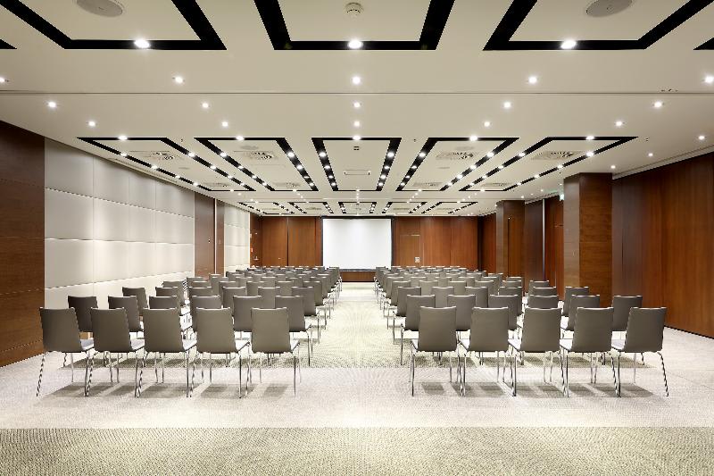 Konferenssit